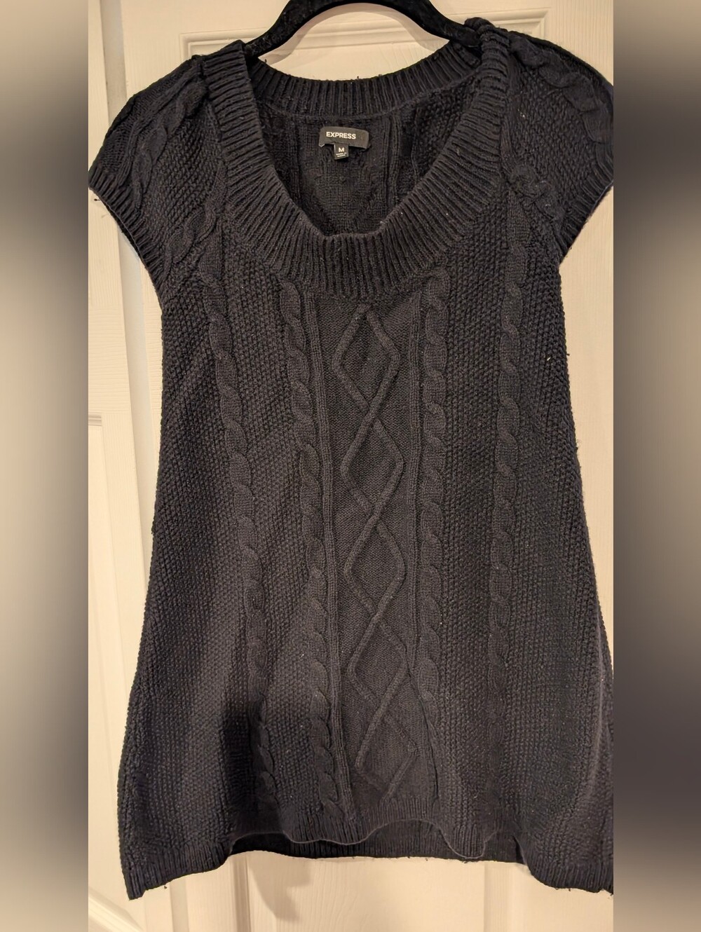 Express Black Cable-Knit V-Neck Short-Sleeve Sweater Tunic